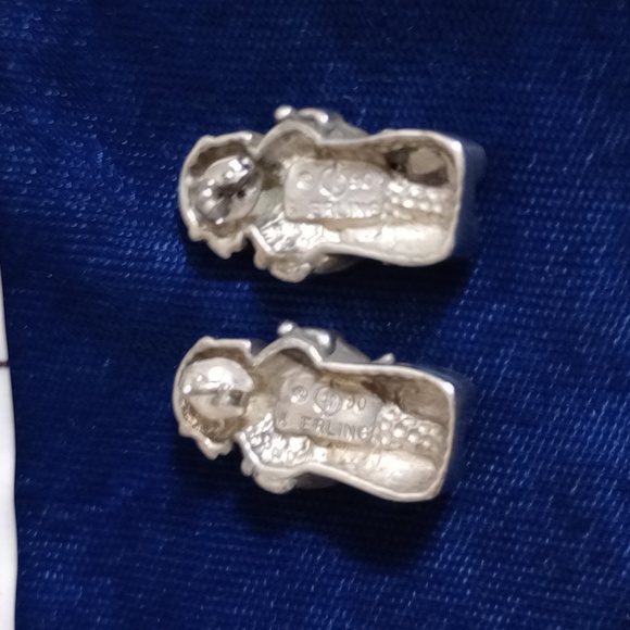 Storyteller Vintage Native American Sterling Silver Stud Earrings - Picture 7 of 14